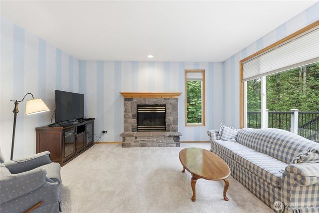 27630 NE Quail Creek Dr, Redmond, WA 98053
