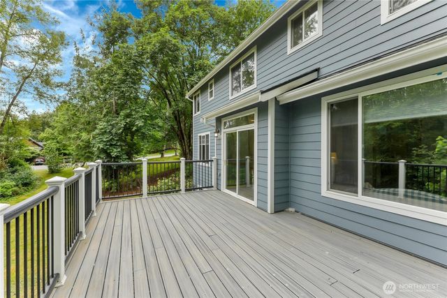 27630 NE Quail Creek Dr, Redmond, WA 98053