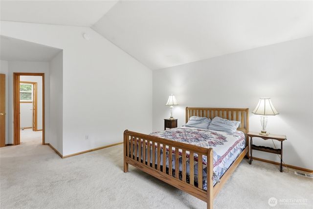 27630 NE Quail Creek Dr, Redmond, WA 98053
