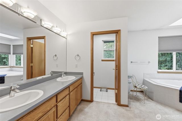 27630 NE Quail Creek Dr, Redmond, WA 98053