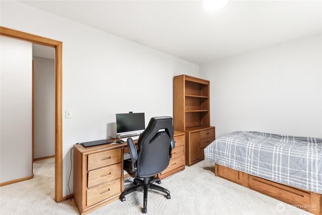 27630 NE Quail Creek Dr, Redmond, WA 98053