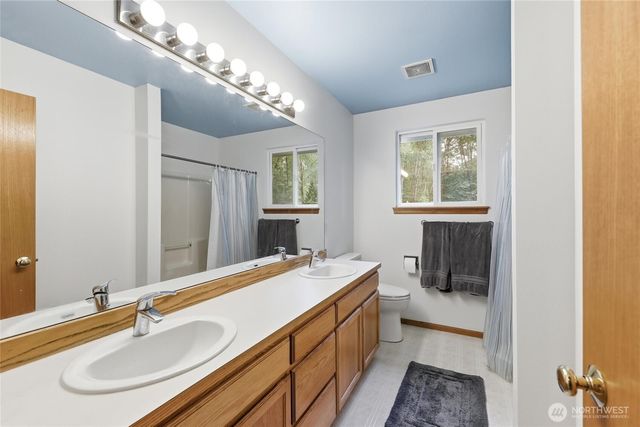 27630 NE Quail Creek Dr, Redmond, WA 98053