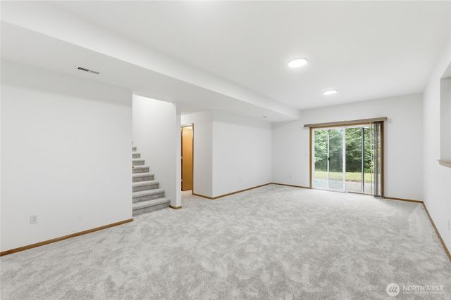 27630 NE Quail Creek Dr, Redmond, WA 98053