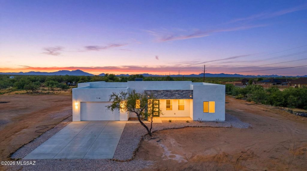 7310 S Victor Drive, Tucson, AZ 85757