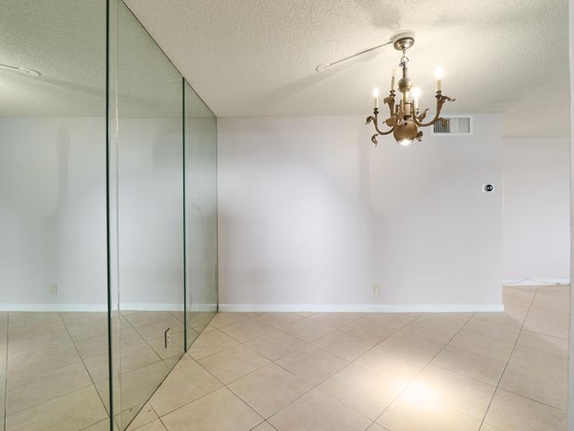 104 Paradise Harbour Boulevard 402, North Palm Beach, FL 33408