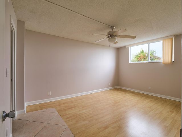 104 Paradise Harbour Boulevard 402, North Palm Beach, FL 33408