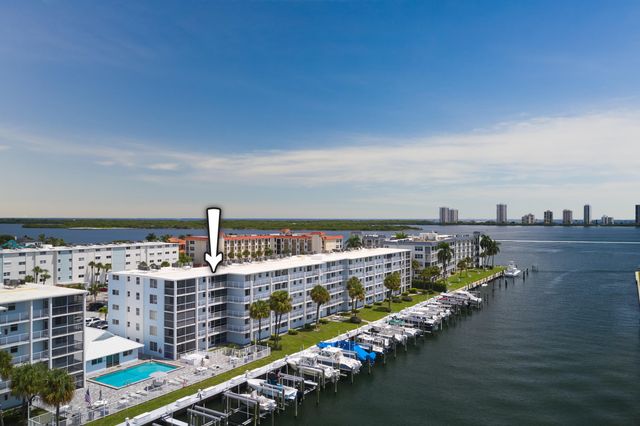 104 Paradise Harbour Boulevard 402, North Palm Beach, FL 33408