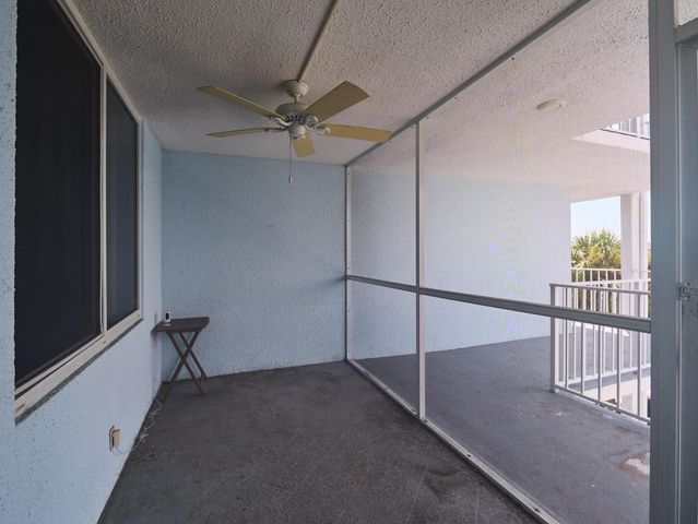 104 Paradise Harbour Boulevard 402, North Palm Beach, FL 33408