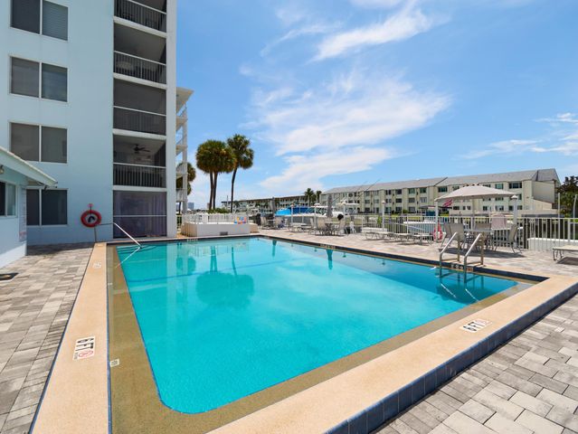 104 Paradise Harbour Boulevard 402, North Palm Beach, FL 33408
