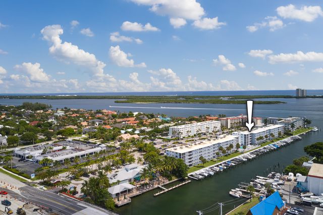104 Paradise Harbour Boulevard 402, North Palm Beach, FL 33408