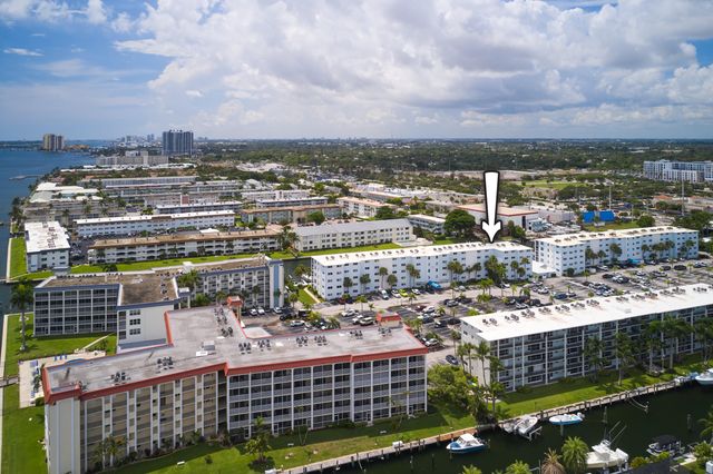 104 Paradise Harbour Boulevard 402, North Palm Beach, FL 33408