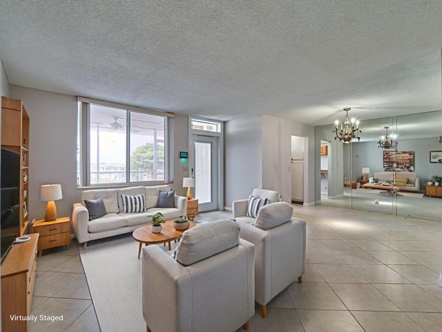 104 Paradise Harbour Boulevard 402, North Palm Beach, FL 33408