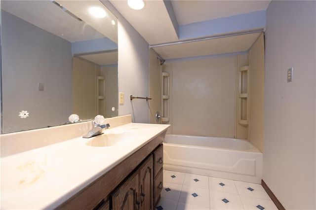 8608 Kentucky Avenue, Raytown, MO 64138