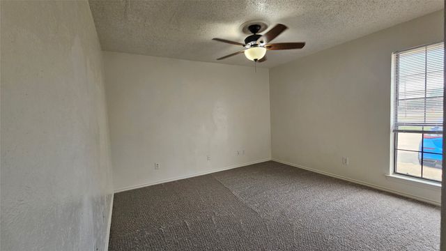 3028 N Bell Avenue, Denton, TX 76209