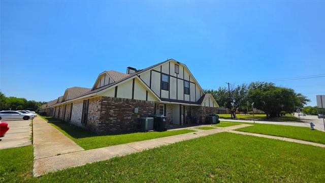 3028 N Bell Avenue, Denton, TX 76209