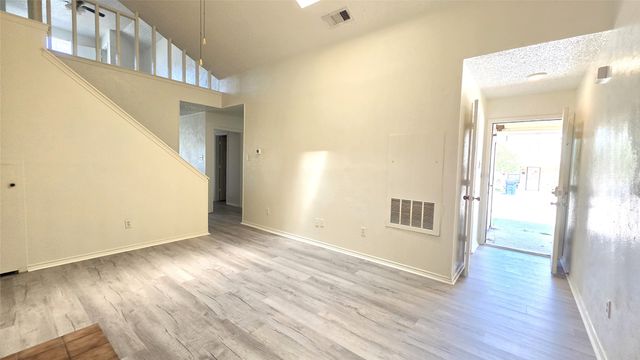 3028 N Bell Avenue, Denton, TX 76209