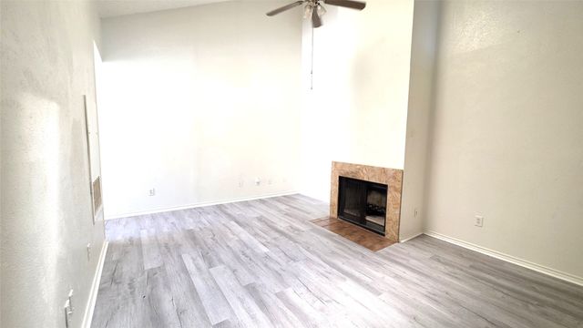 3028 N Bell Avenue, Denton, TX 76209