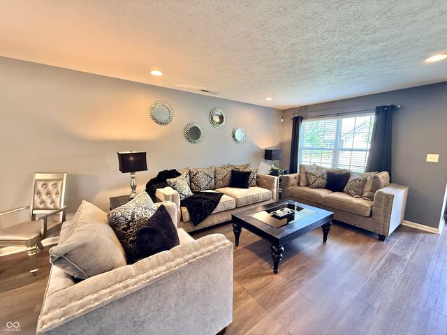 11637 Half Mile Drive, Indianapolis, IN 46235
