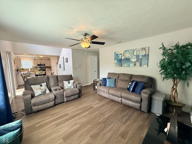 11637 Half Mile Drive, Indianapolis, IN 46235