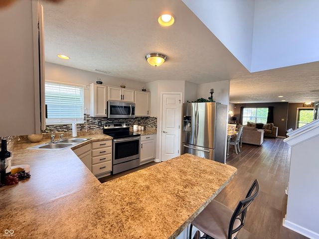 11637 Half Mile Drive, Indianapolis, IN 46235