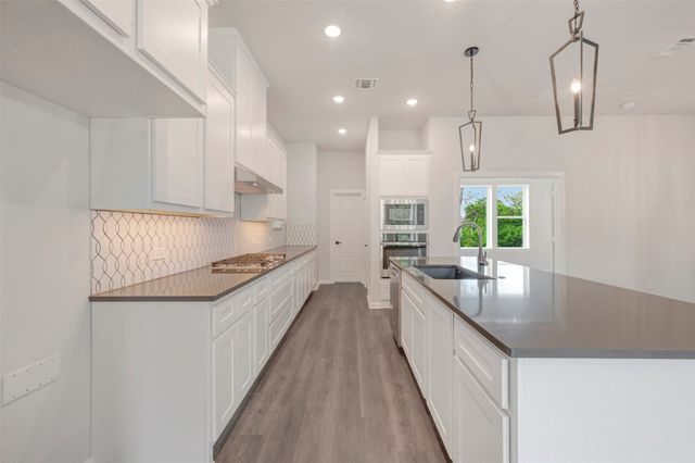 5825 Water Bridge Lane, Fort Worth, TX 76109