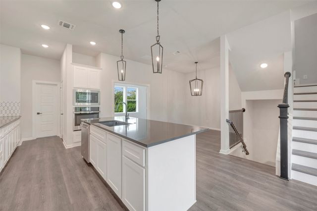 5825 Water Bridge Lane, Fort Worth, TX 76109