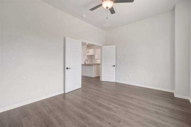 5825 Water Bridge Lane, Fort Worth, TX 76109