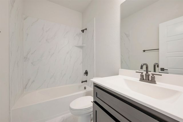 5825 Water Bridge Lane, Fort Worth, TX 76109