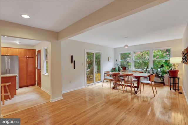 10 CRESTVIEW DR, Hopewell, NJ 08525