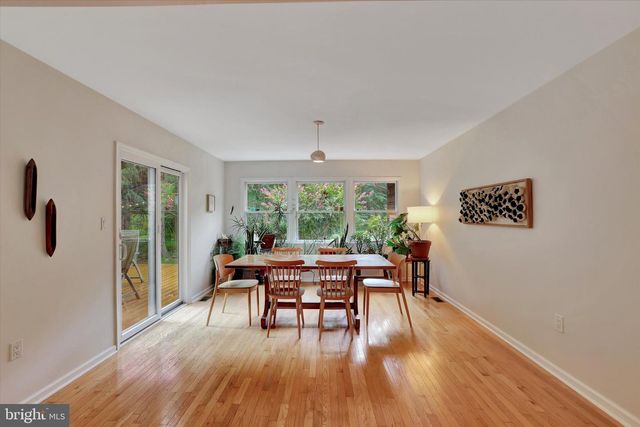 10 CRESTVIEW DR, Hopewell, NJ 08525