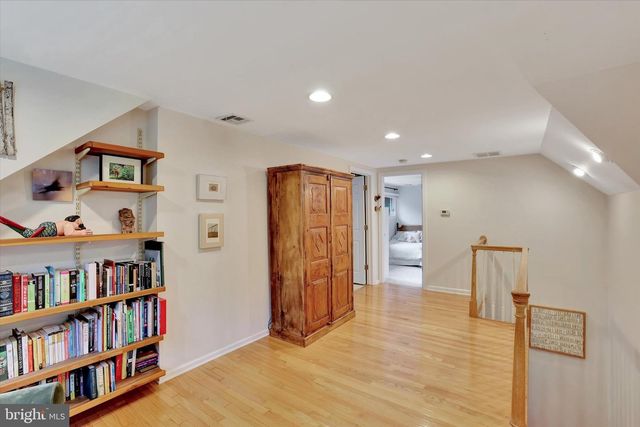10 CRESTVIEW DR, Hopewell, NJ 08525