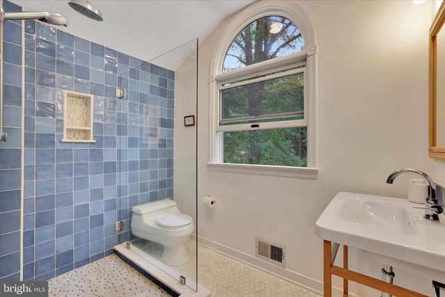 10 CRESTVIEW DR, Hopewell, NJ 08525