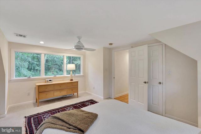 10 CRESTVIEW DR, Hopewell, NJ 08525