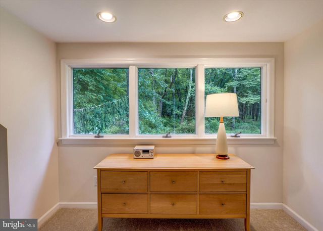 10 CRESTVIEW DR, Hopewell, NJ 08525