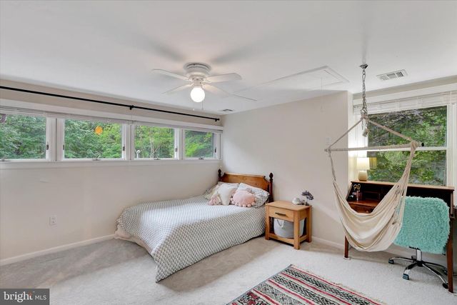 10 CRESTVIEW DR, Hopewell, NJ 08525