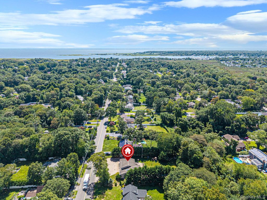 136 Vanderbilt Boulevard, Oakdale, NY 11769 — photo 4