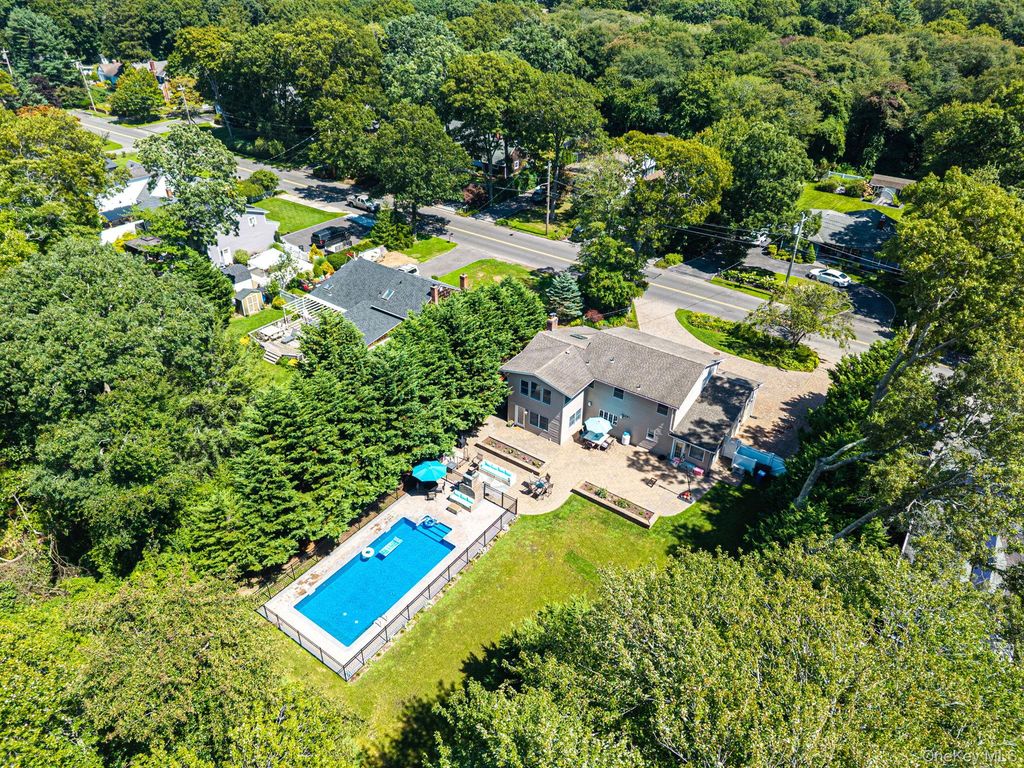 136 Vanderbilt Boulevard, Oakdale, NY 11769 — photo 5