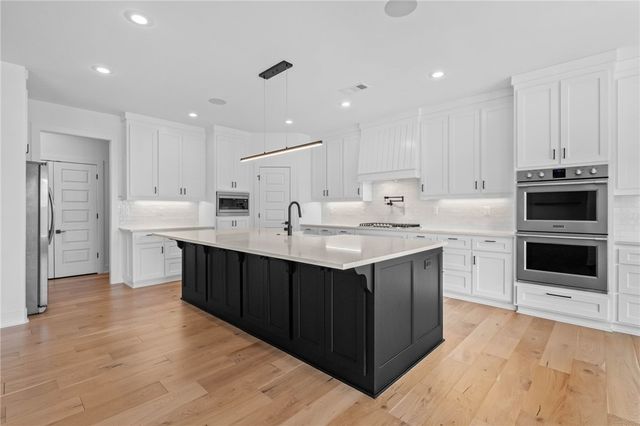 4203 S 87th Place, Bentonville, AR 72713