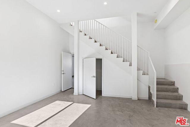 2523 S Orange Drive, Los Angeles, CA 90016