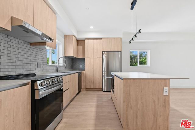 2523 S Orange Drive, Los Angeles, CA 90016