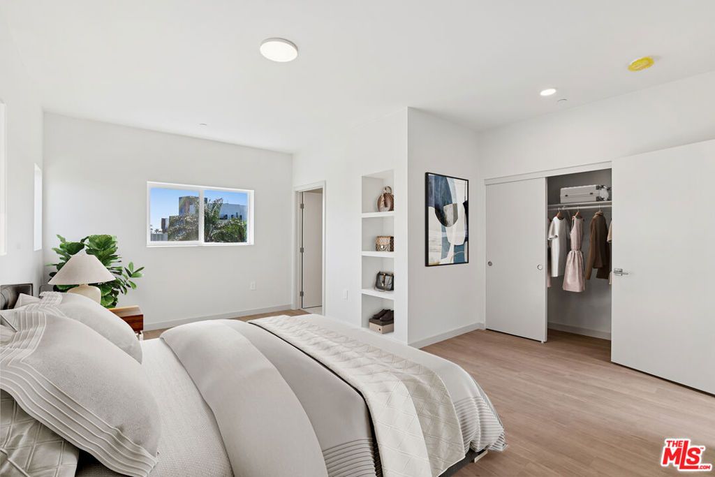 Image 20 of property listing at 2523 S Orange Drive, Los Angeles, CA 90016