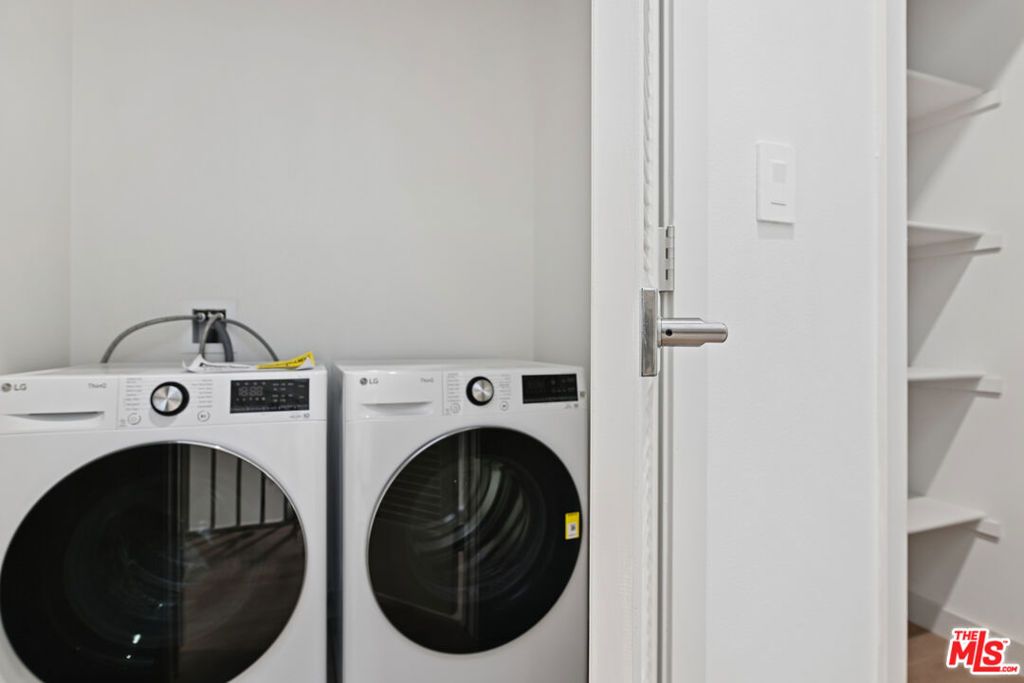 Image 27 of property listing at 2523 S Orange Drive, Los Angeles, CA 90016