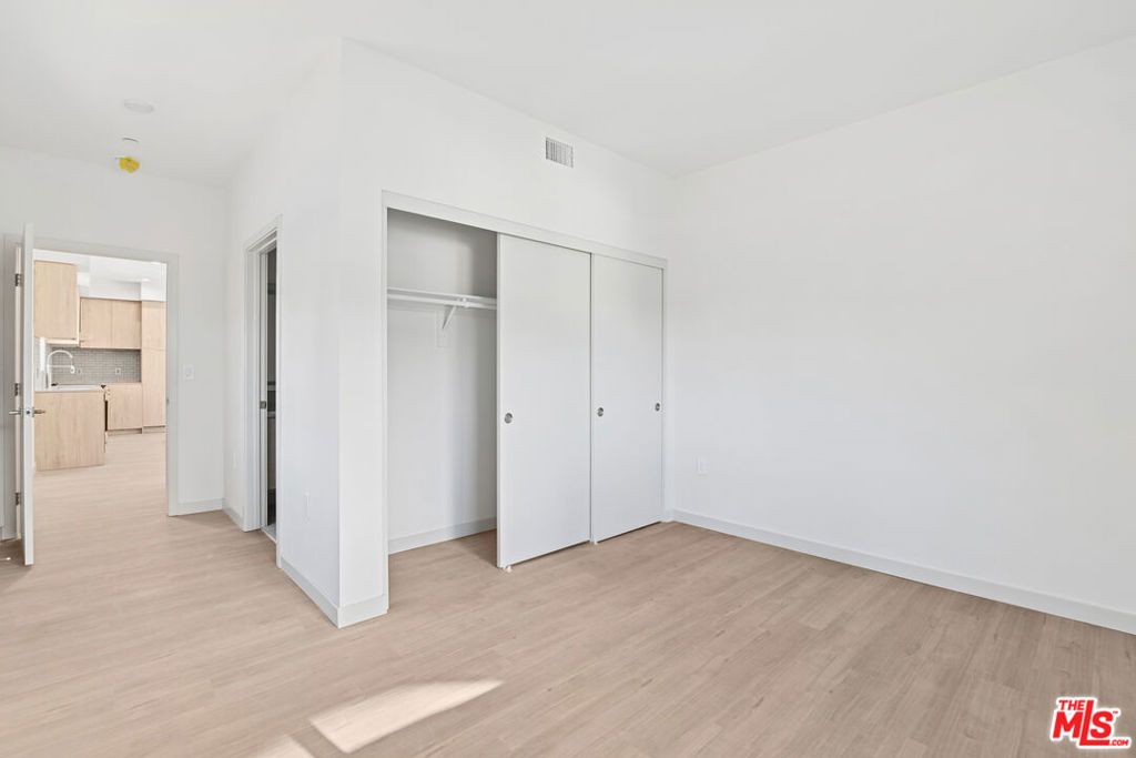 Image 3 of property listing at 2523 S Orange Drive, Los Angeles, CA 90016