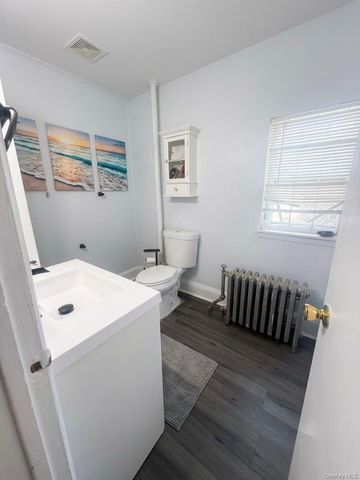 721 S Wellwood Avenue, Lindenhurst, NY 11757