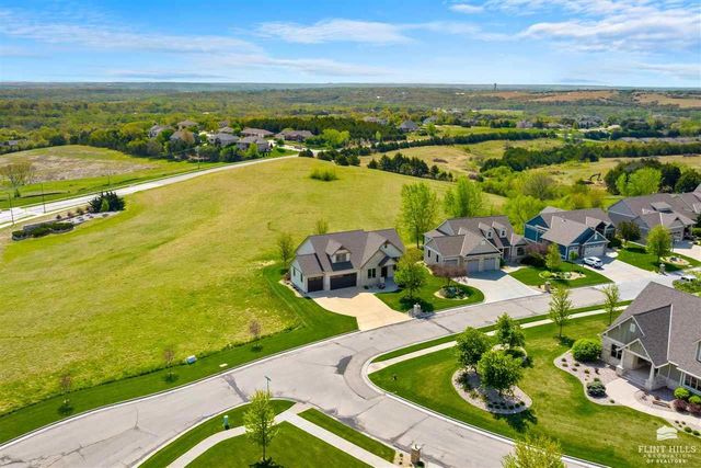 1904 Grand Vista Lane, Manhattan, KS 66503