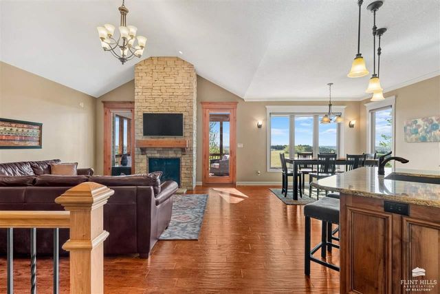 1904 Grand Vista Lane, Manhattan, KS 66503