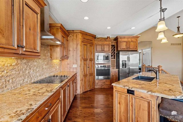 1904 Grand Vista Lane, Manhattan, KS 66503