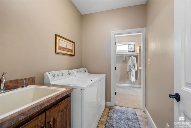 1904 Grand Vista Lane, Manhattan, KS 66503