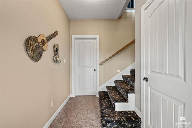 1904 Grand Vista Lane, Manhattan, KS 66503