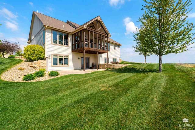 1904 Grand Vista Lane, Manhattan, KS 66503